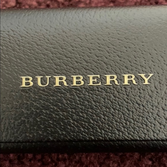 🏇🏼 Burberry Glasses Case 🏇🏼 - Picture 5 of 5